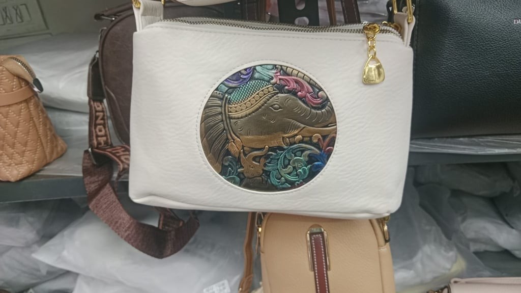 White leather crossbody bag with artistic horse embroidery - AM01429MB Stylish bag featuring an intricate horse design