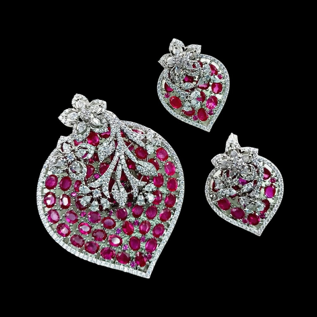 4135 AD PENDANT SET (SA00868PB) Stunning Pendant Set in AD Finish